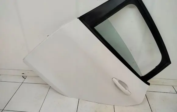 Peugeot 208 I Rear door 