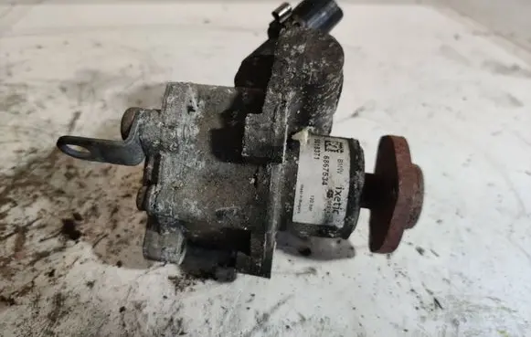 BMW X1 E84 Power steering pump 6867534 12093