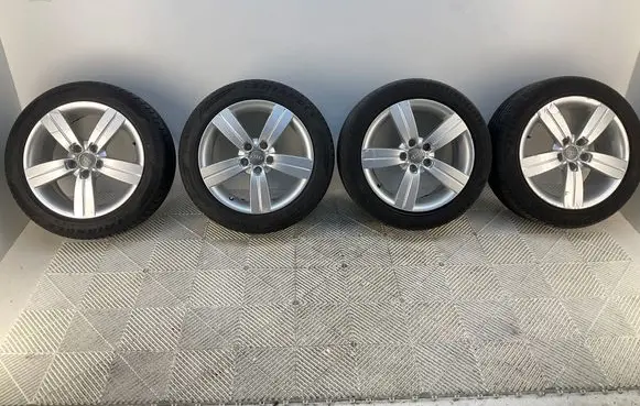 Audi TT TTS Mk2 R17 alloy rim 8J0601025C
