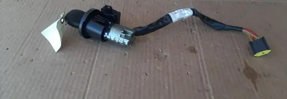 Dacia Logan I Ignition lock 8200826300