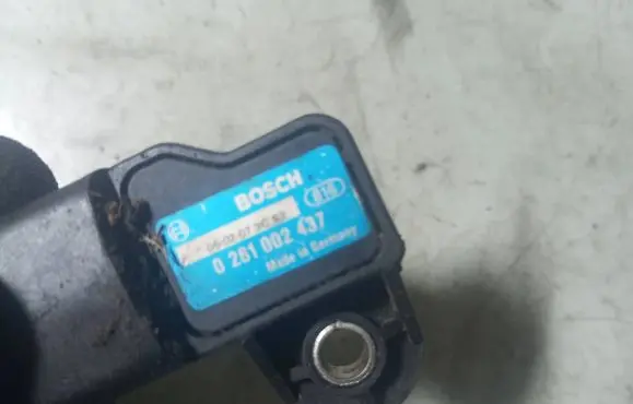 Opel Zafira B Air pressure sensor 0281002437