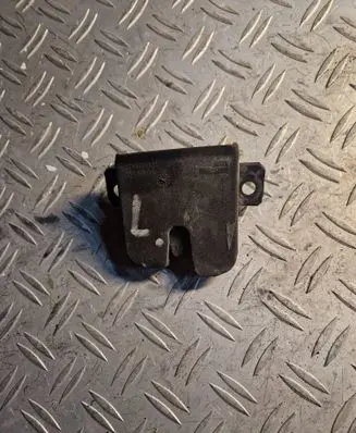 Volkswagen Caddy Loading door lock 2K0827505