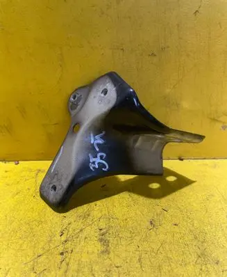 Skoda Fabia Mk2 (5J) Fender mounting bracket 5J0821142A