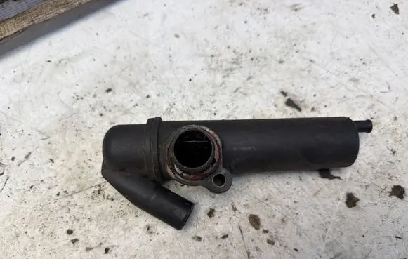 BMW 3 E30 Breather/breather pipe/hose 2241124