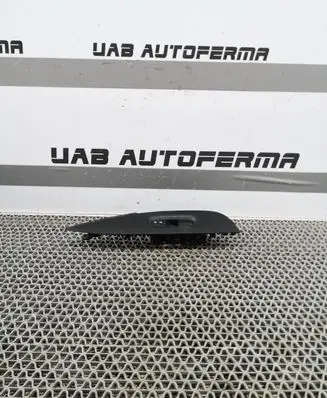 Nissan Qashqai Front door window switch trim 809614EA0AX