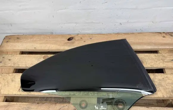 BMW 3 E92 E93 Rear door window glass 51377128386 7128386