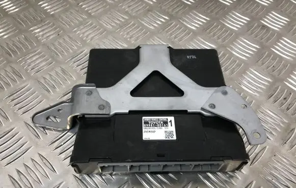 Toyota Yaris Engine control unit/module 899810D161