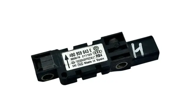 Audi A8 S8 D3 4E Airbag deployment crash/impact sensor 4B0959643E 300076 211103