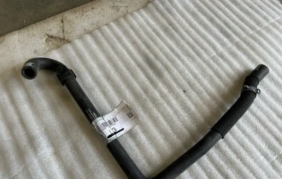 Audi Q7 4M Engine coolant pipe/hose 4M0122055AL 4M0122055