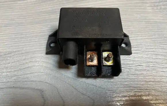 Mercedes-Benz E W211 Charging relay A0025426419