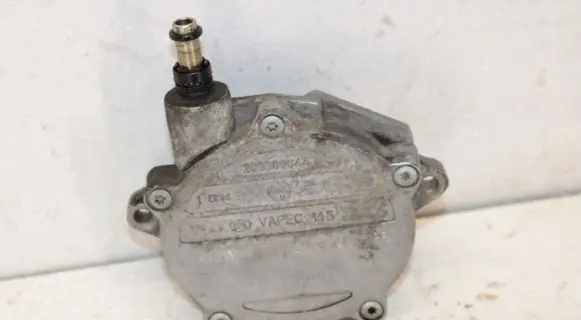 Mercedes-Benz E W211 Vacuum pump A2712300465
