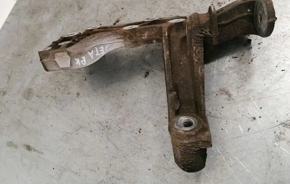 Volkswagen Jetta V Engine mounting bracket 1K0199295F