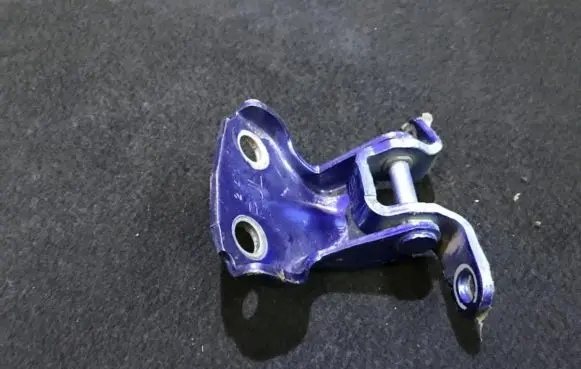 Subaru Forester SG Rear door lower hinge