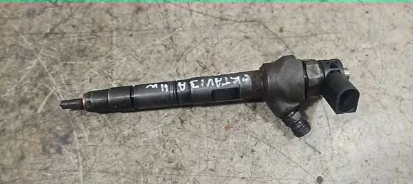Skoda Octavia Mk2 (1Z) Fuel injector 0445110647