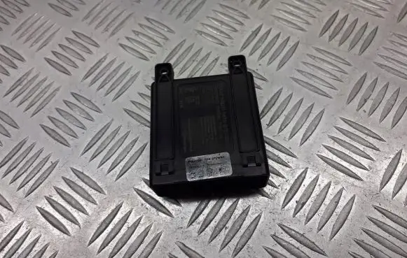 Opel Signum Tow bar relay 10R-032874