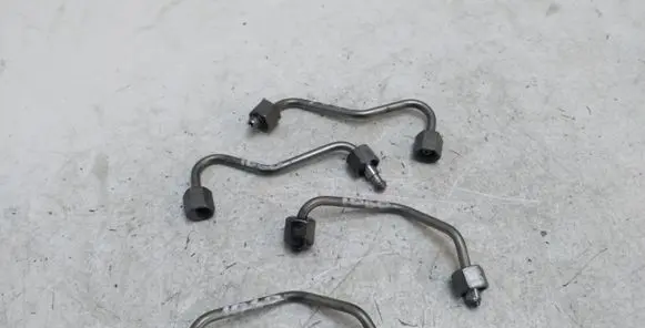 Mercedes-Benz E W213 Fuel injector supply line/pipe 