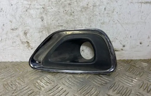 Jeep Grand Cherokee Front fog light trim/grill