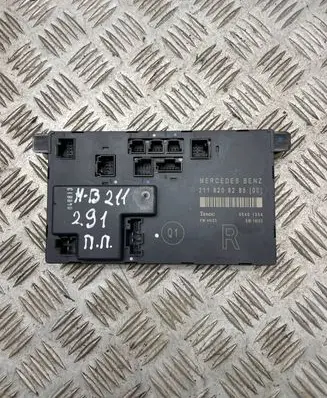 Mercedes-Benz E W211 Door control unit/module 2118208285