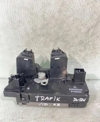 Renault Trafic II (X83) Sliding door lock 8200008465 91166226