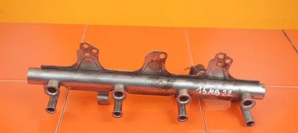 Volkswagen Scirocco Fuel line pipe 06J133317J 15MB22