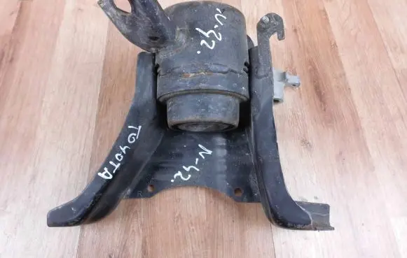 Toyota Corolla E210 E21 Engine mount bracket 1230524020