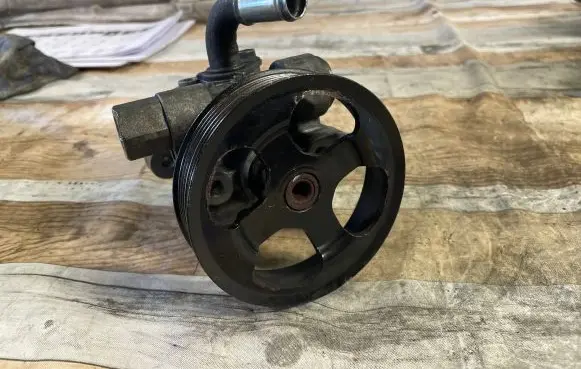 Chrysler Sebring (JS) Power steering pump