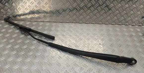 Toyota RAV 4 (XA30) Windshield/front glass wiper blade 