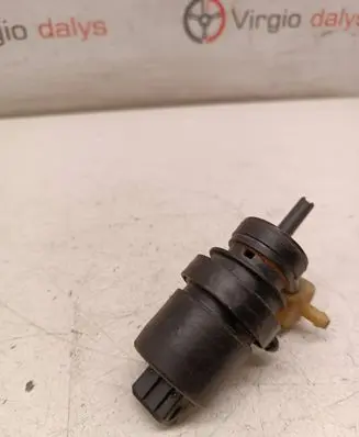 Volkswagen PASSAT B4 Windscreen/windshield washer pump PA6GBGF30