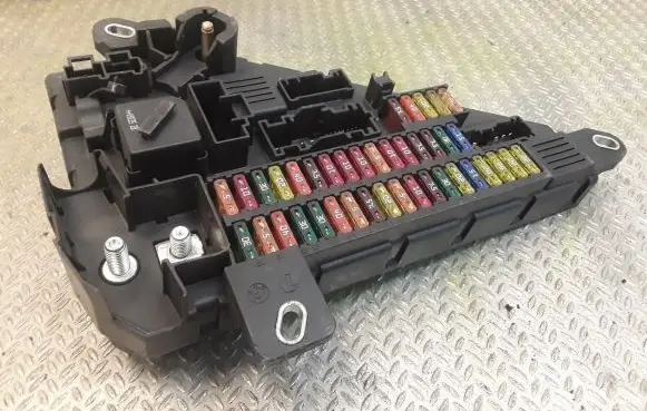 BMW 5 E60 E61 Fuse box set 9138830
