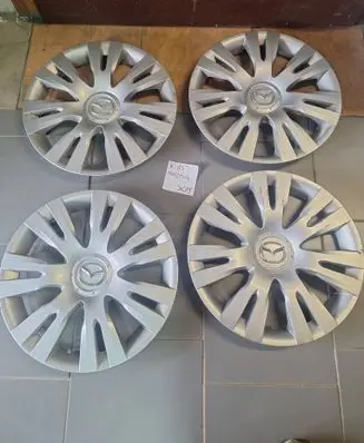 Mazda 2 R15 wheel hub/cap/trim DF7137170
