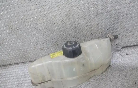 Nissan Note (E11) Coolant expansion tank/reservoir