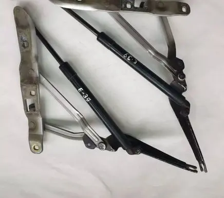 BMW 5 E39 Tailgate/trunk/boot hinge 8159398