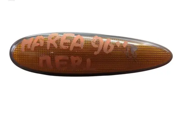 Front fender indicator light