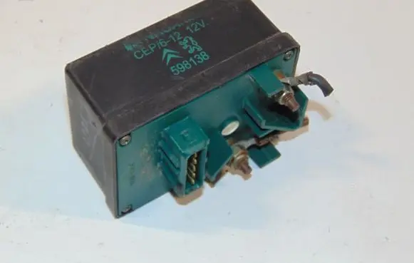 Peugeot 607 Glow plug pre-heat relay 598138