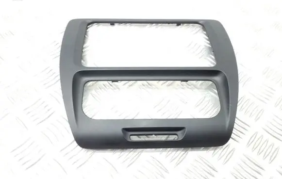 Radio/GPS head unit trim