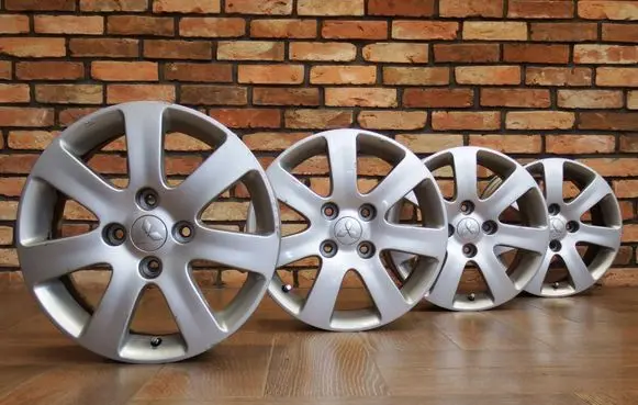 Mitsubishi Colt R16 alloy rim 