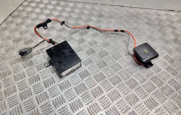 Ford C-MAX II Voltage converter/converter module AM5T19G317AC