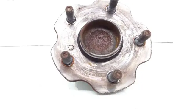 Toyota Auris E180 Rear wheel hub