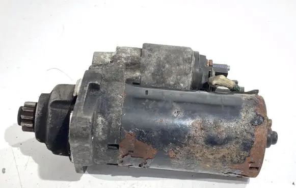 Volkswagen Touran I Starter motor 