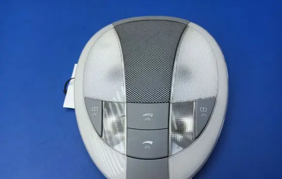Mercedes-Benz E W211 Rear seat light A2118202001 A21182020017D43 2JM00825710