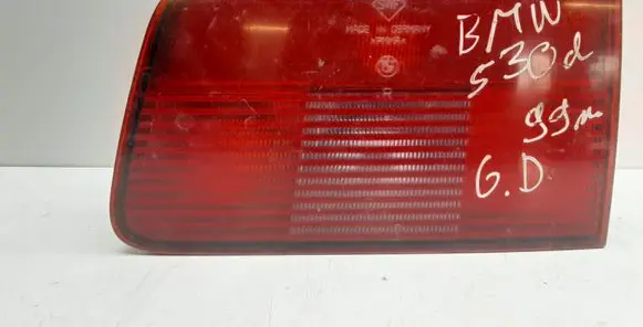 Tailgate rear/tail lights