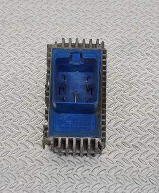Opel Zafira B Glow plug pre-heat relay 51299014B 55353011