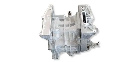 Nissan Leaf II (ZE1) Engine 0102047