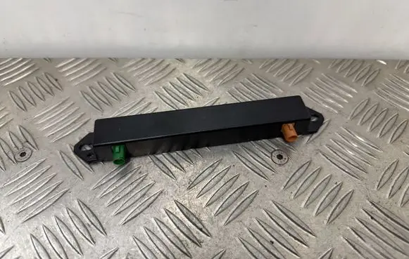 Chrysler Pacifica Antenna control unit P68227177AA
