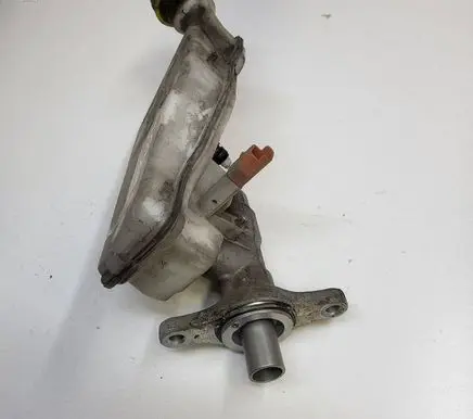 Peugeot 208 I Master brake cylinder 32069745