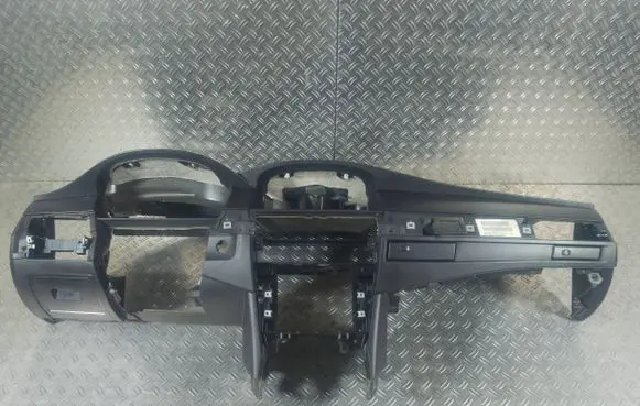 BMW 5 E60 E61 Dashboard 6960824 06B072RB1981B