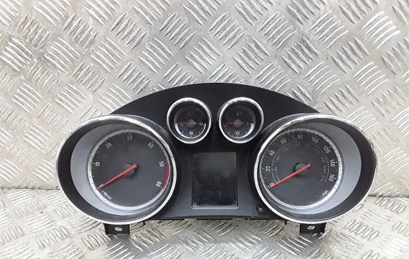 Opel Insignia A Speedometer (instrument cluster) a2c53412194