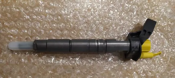 Mercedes-Benz E W212 Fuel injector 0445116026 A6420701187 04456025