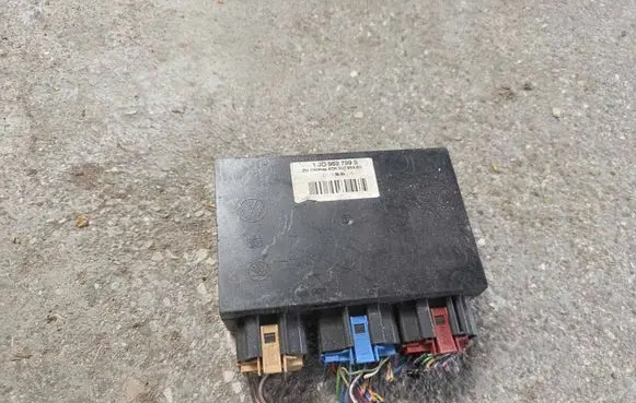 Seat Leon (1M) Comfort/convenience module 1J0959799S