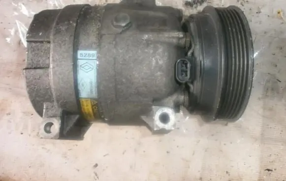 Renault Scenic I Air conditioning (A/C) compressor (pump) 7700103536